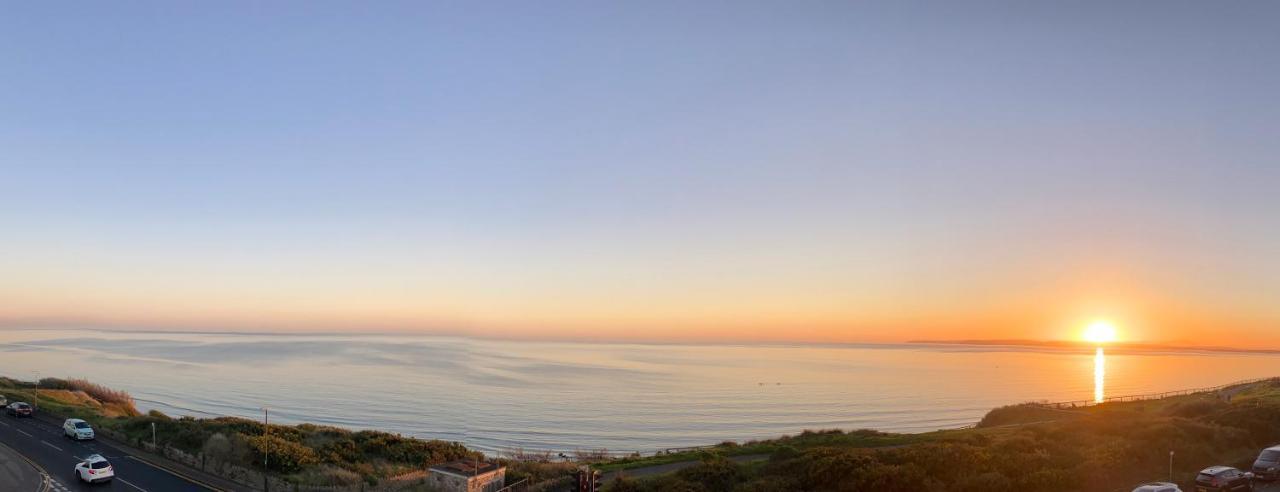 Stunning Sea View Two Double Bedroom Apartment - With Balcony - Opposite Beachfront Walk ボーンマス エクステリア 写真
